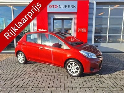 Rood Occasion 2013 Toyota Yaris Hatchback | € 7.400 (Goede deal)