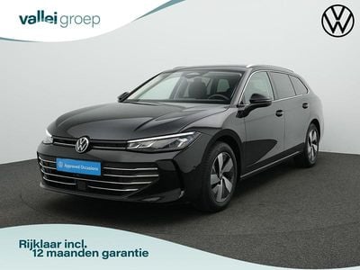 Zwart Gebruikt 2025 VW Passat Business Stationwagen | € 40.900 (Goede deal)