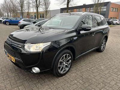 Occasion Mitsubishi Outlander P-HEV 121 PK (88 kW) 2015 Zwart (metallic) SUV