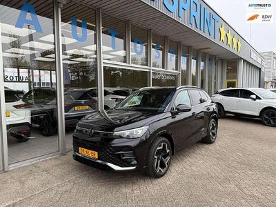 Zwart Gebruikt 2024 VW Tiguan R-line Edition SUV | € 47.999 (Eerlijke prijs)