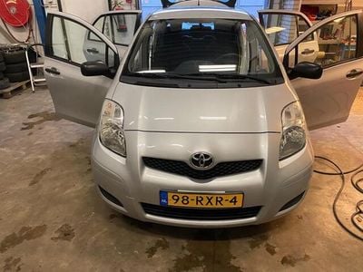 tweedehands Toyota Yaris 1.3 16v VVT-i Cool