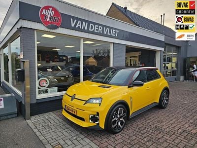 Geel Nieuw 2025 Renault R5 Komfort Hatchback | € 32.950 (Eerlijke prijs)