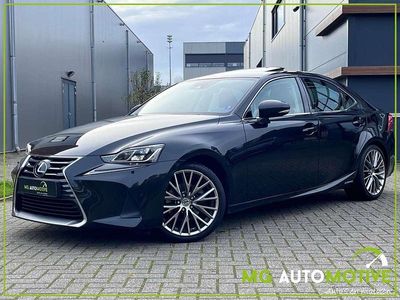 Zwart Gebruikt 2020 Lexus IS300h Luxury Line Sedan | € 30.940 (Iets duurder)