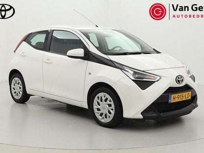 Wit Occasion 2020 Toyota Aygo X-play Hatchback | € 12.499 (Eerlijke prijs)