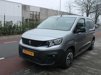 Zilver (metallic) Occasion 2020 Peugeot Partner Premium MPV | € 12.850 (Eerlijke prijs)