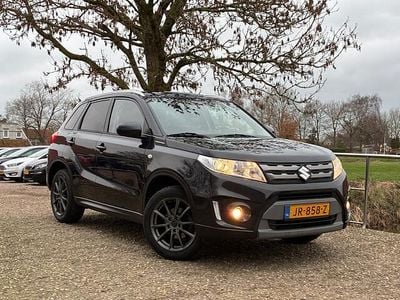 Zwart Gebruikt 2016 Suzuki Vitara Exclusive SUV | € 11.975 (Eerlijke prijs)
