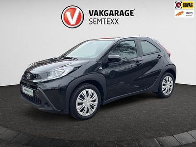 Zwart Occasion 2024 Toyota Aygo X Play SUV | € 18.650 (Eerlijke prijs)