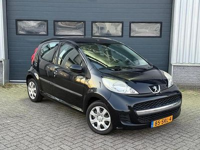 Zwart Gebruikt 2011 Peugeot 107 Premium Hatchback | € 2.999 (Eerlijke prijs)