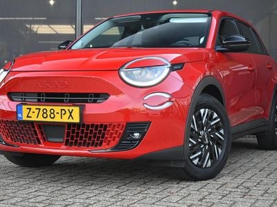 Rood Occasion 2024 Fiat 600E Red SUV | € 24.395 (Eerlijke prijs)