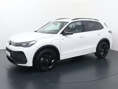 Wit Occasion 2024 VW Tiguan Business SUV | € 50.840 (Eerlijke prijs)