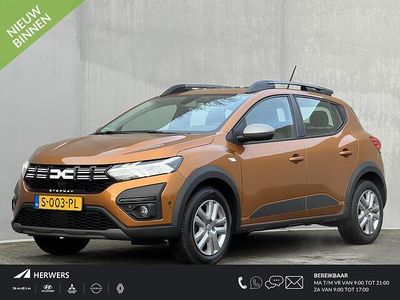 Oranje Occasion 2023 Dacia Sandero Expression Hatchback | € 19.435 (Duur)