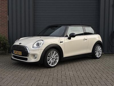 Wit Gebruikt 2016 Mini Cooper Business Hatchback | € 15.450 (Eerlijke prijs)