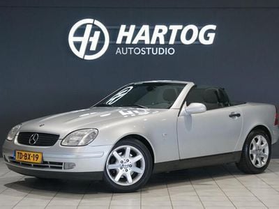 Grijs, metallic lak Occasion 1998 Mercedes SLK230 Cabriolet | € 14.950