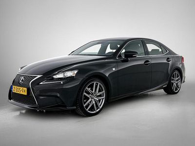 Zwart Occasion 2015 Lexus IS300h Sport Line Sedan | € 22.950 (Eerlijke prijs)