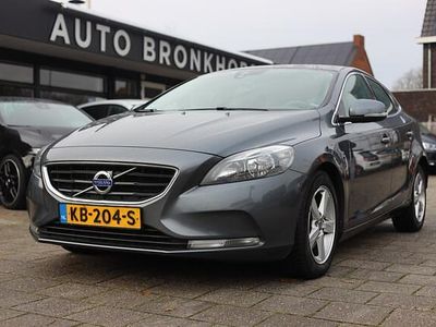 Grijs (metallic) Gebruikt 2013 Volvo V40 Momentum Hatchback | € 6.950 (Eerlijke prijs)