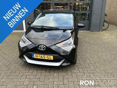 tweedehands Toyota Aygo 1.0 VVT-i x-play Automaat / Airco/ Apple Carplay/Android/ Led
