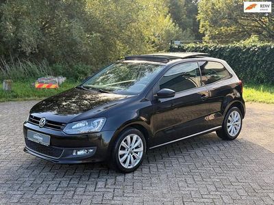 Zwart Occasion 2014 VW Polo Highline Hatchback | € 8.499 (Iets duurder)