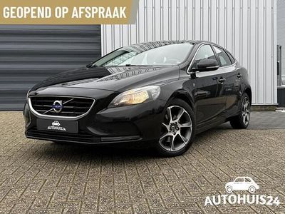 Zwart (metallic) Gebruikt 2016 Volvo V40 Ocean Race Hatchback | € 12.925 (Duur)