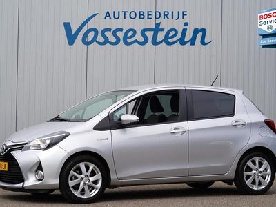 Grijs Occasion 2017 Toyota Yaris Hybrid Hatchback | € 15.850 (Eerlijke prijs)