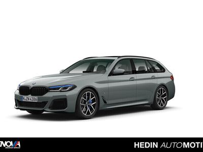 tweedehands BMW 520 5 Serie Touring i Business Edition Plus | M Sportremsysteem Blau | Trekhaak met wegklapbare kogel | M Koplampen Shadow Line | Glazen panoramadak | Individual interieurlijsten Pianolack Schwarz | Head-Up Display |