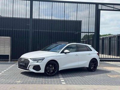 Wit, metallic lak Gebruikt 2020 Audi A3 Sportback e-tron S-Line Hatchback | € 29.990 (Eerlijke prijs)