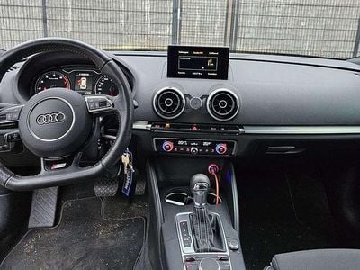 Grijs Gebruikt 2016 Audi A3 Hatchback | € 10.950 (Super prijs)