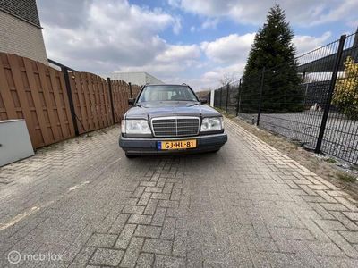 Occasion Mercedes E230 136 PK (100 kW) 1993 Rood Stationwagen
