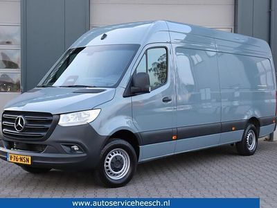 Grijs Occasion 2024 Mercedes Sprinter Van | € 38.950 (Super prijs)