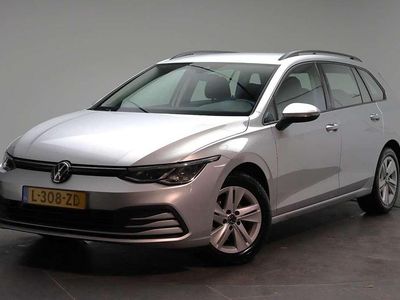 Zilver Occasion 2021 VW Golf VIII Life Stationwagen | € 18.000 (Duur)