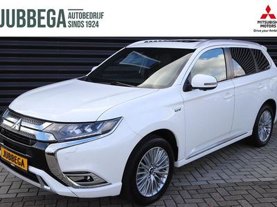 Polar white Gebruikt 2020 Mitsubishi Outlander P-HEV Instyle SUV | € 27.895 (Duur)