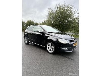 Zwart Gebruikt 2012 VW Polo Highline Hatchback | € 5.695 (Goede deal)