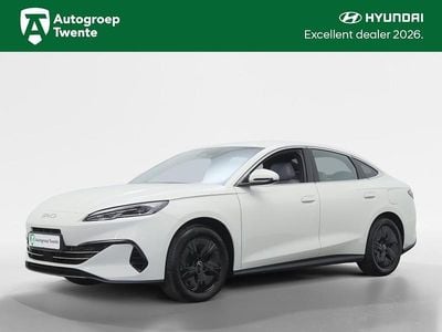 Nieuw BYD Seal Boost 184 PK (135 kW) 2025 Beige Sedan