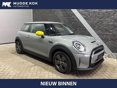 Grijs Gebruikt 2022 Mini Cooper Classic Hatchback | € 19.400 (Super prijs)