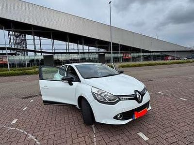 Wit Occasion 2014 Renault Clio IV Expression Hatchback | € 5.750 (Eerlijke prijs)