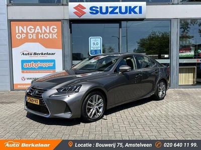 Grijs Gebruikt 2020 Lexus IS300h Business Edition Sedan | € 28.745 (Eerlijke prijs)
