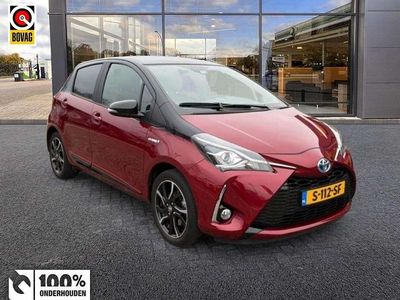 Rood (metallic) Gebruikt 2018 Toyota Yaris Hybrid Hatchback | € 15.800 (Goede deal)