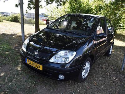 Zwart Gebruikt 2002 Renault Scénic MPV | € 1.650