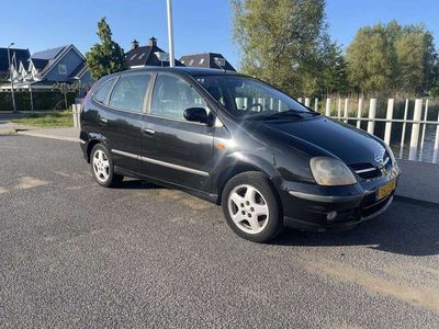 Nissan Almera Tino