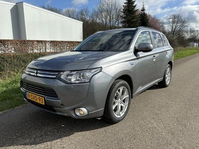 tweedehands Mitsubishi Outlander 2.0 PHEV Instyle / NAVI / AUTOMAAT / SCHUIFDAK / R