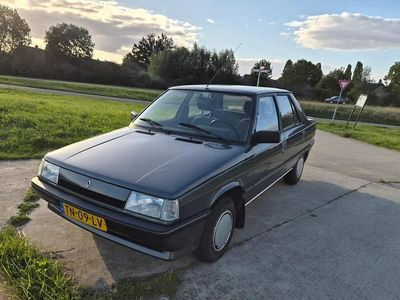 Gebruikt 1988 Renault R9 Sedan | € 2.500