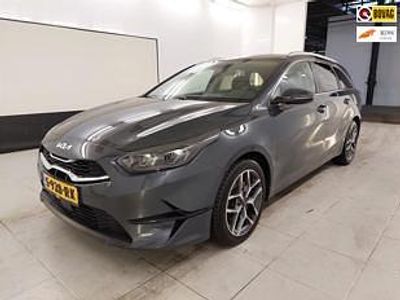Grijs Occasion 2023 Kia Ceed Hatchback | € 20.750 (Eerlijke prijs)
