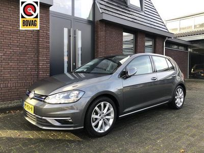 Grijs Gebruikt 2017 VW Golf VII Highline Hatchback | € 15.650 (Eerlijke prijs)