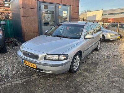 Grijs (metallic) Gebruikt 2001 Volvo V70 Stationwagen | € 1.990 (Goede deal)