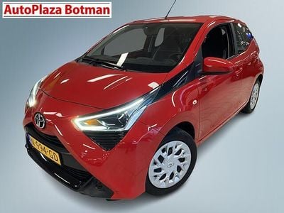 Rood Gebruikt 2021 Toyota Aygo X-play Hatchback | € 12.950 (Eerlijke prijs)