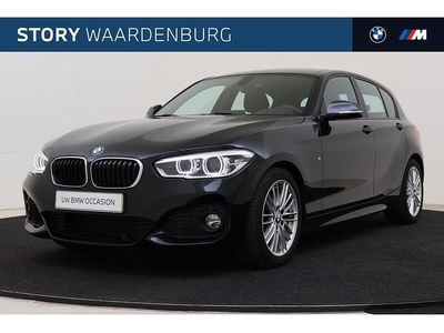 Zwart (metallic) Occasion 2019 BMW 118 Executive Hatchback | € 20.950 (Eerlijke prijs)