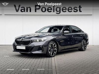 Sophistograu brillianteffect metallic (grijs metallic) Occasion 2025 BMW 520 Comfort Edition Sedan | € 67.900 (Super prijs)