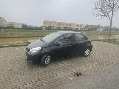 Zwart Gebruikt 2014 Toyota Yaris MPV | € 6.250 (Goede deal)
