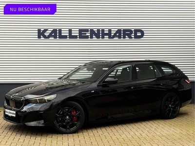 Zwart Gebruikt 2025 BMW 550e M Sport Stationwagen | € 88.875 (Eerlijke prijs)