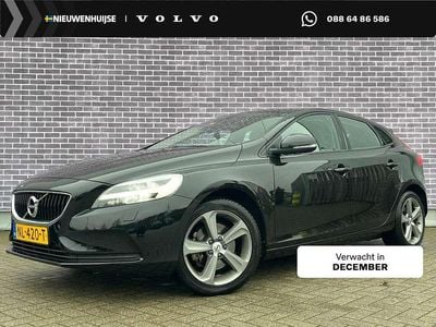 Zwart Gebruikt 2017 Volvo V40 Hatchback | € 15.899 (Eerlijke prijs)