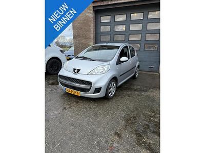 Grijs Occasion 2011 Peugeot 107 Hatchback | € 1.799 (Goede deal)